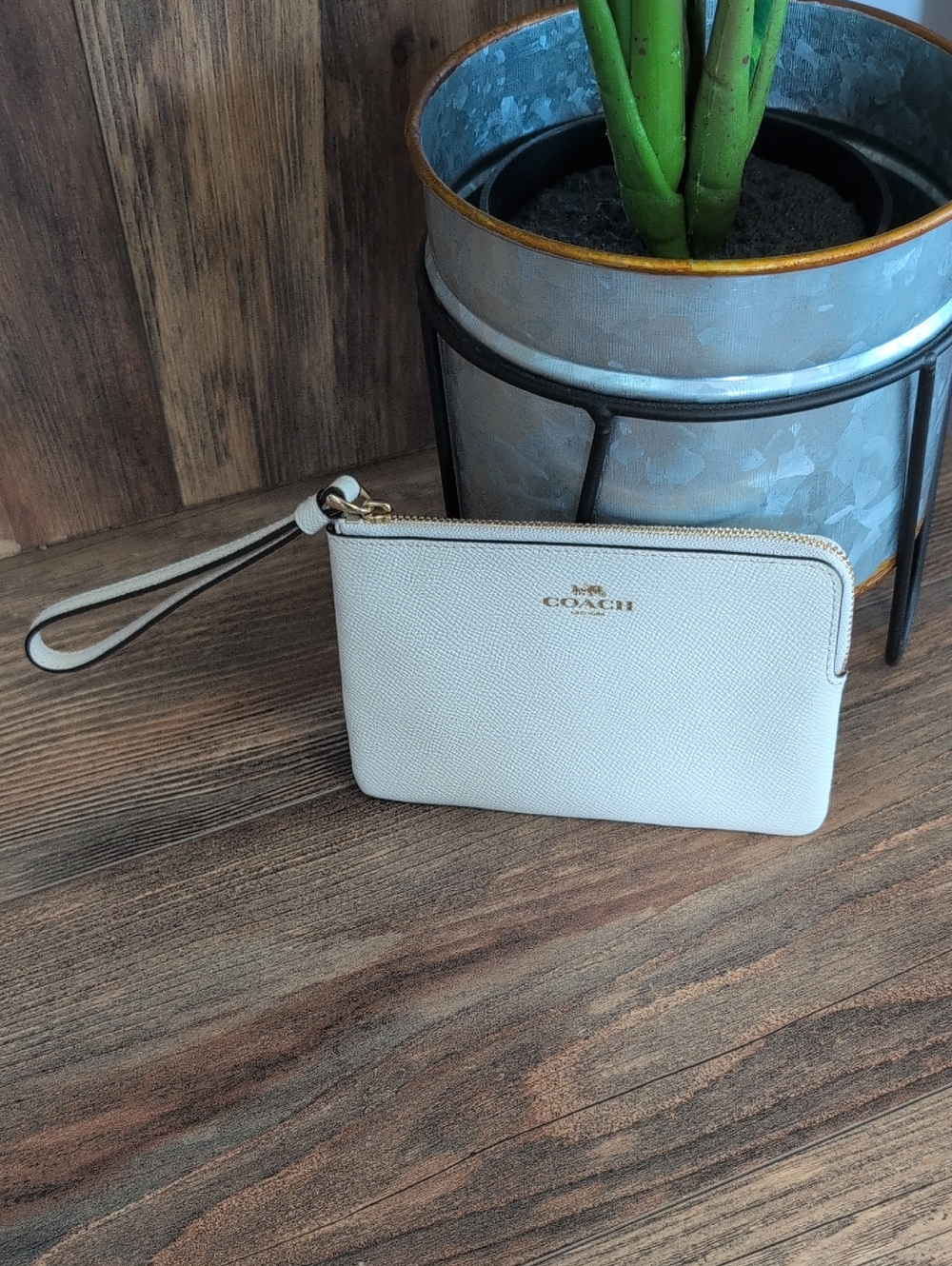 Coach Pebbled Leather Corner Zip Wristlet              M456